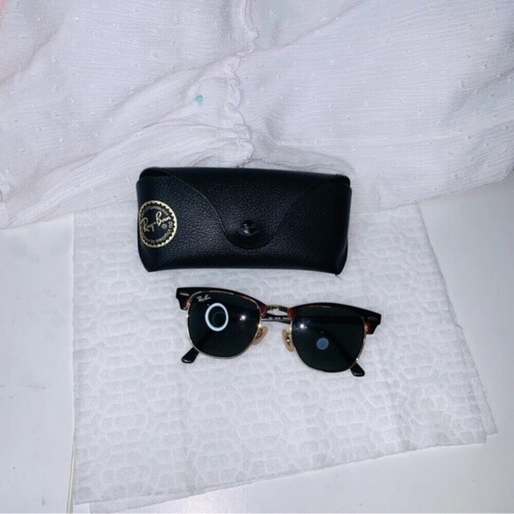 frame Ray-Ban RB3016 Clubmaster Classic Sunglasses, unisex with a Ray-Ban case. - Picture 5 of 10